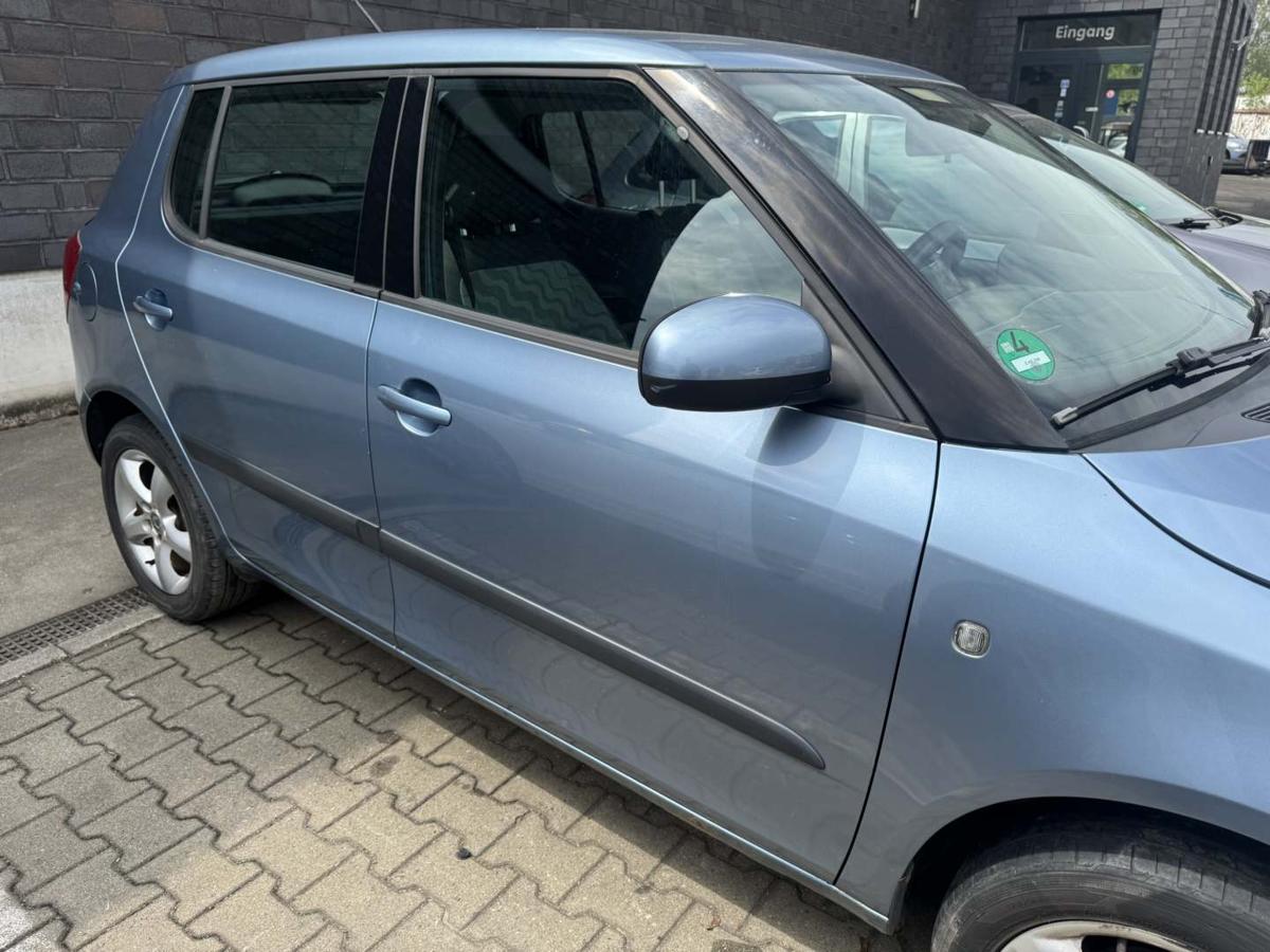 Skoda Fabia 2 original T&uuml;r vorn rechts 9154 Satin Grey Rohbau Bj.2009